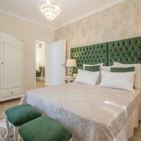 Crys: Apartments, Holiday, Business, * Verona